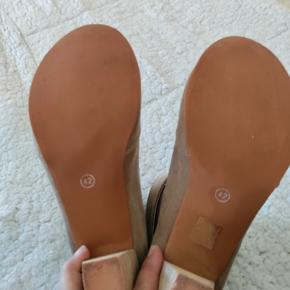 Cute strappy tan booties - Picture 4 of 10